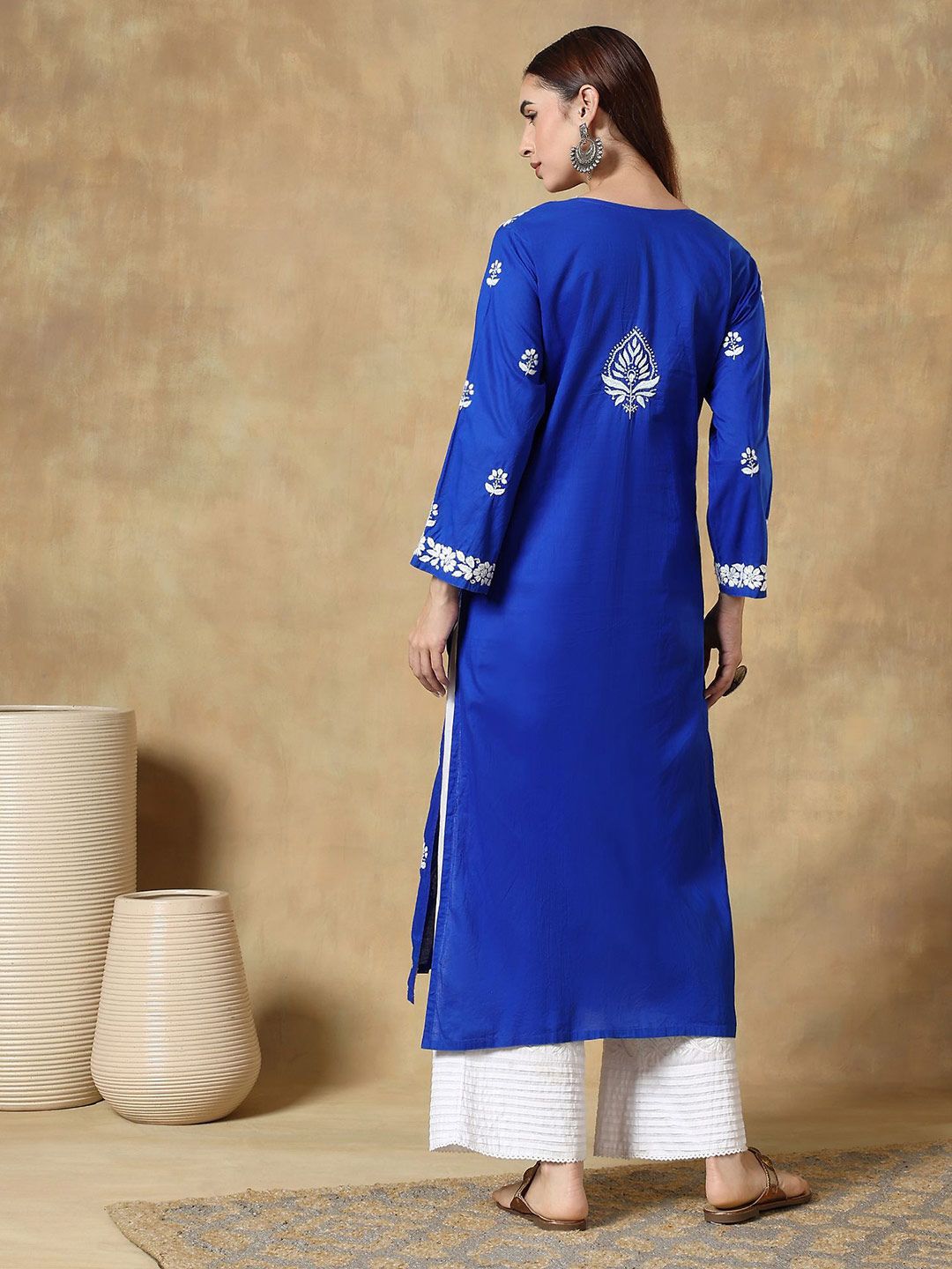 Cotton Ethnic Embroidered Thread Work Round Neck Straight Kurta