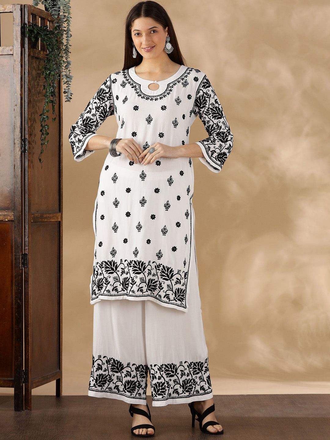 Women Ethnic Motifs Embroidered Kurta with Palazzo