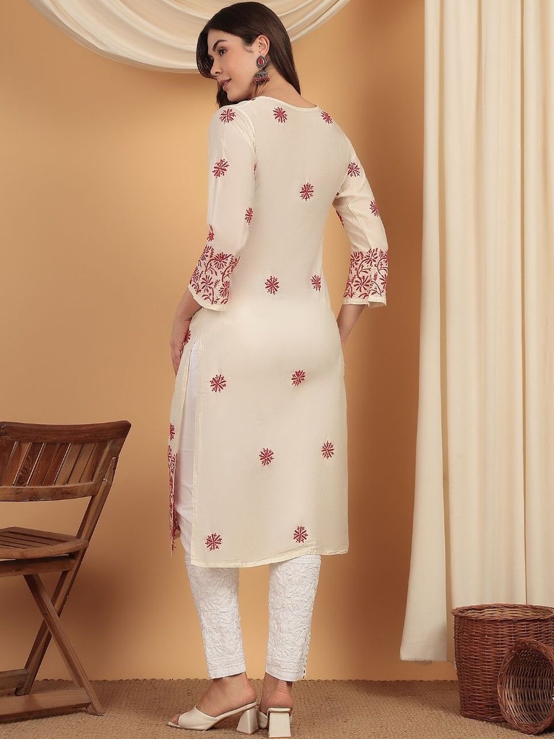 Women Embroidered Kurta