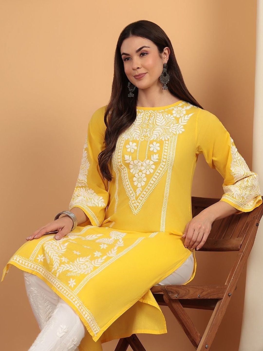 Women Embroidered Kurta