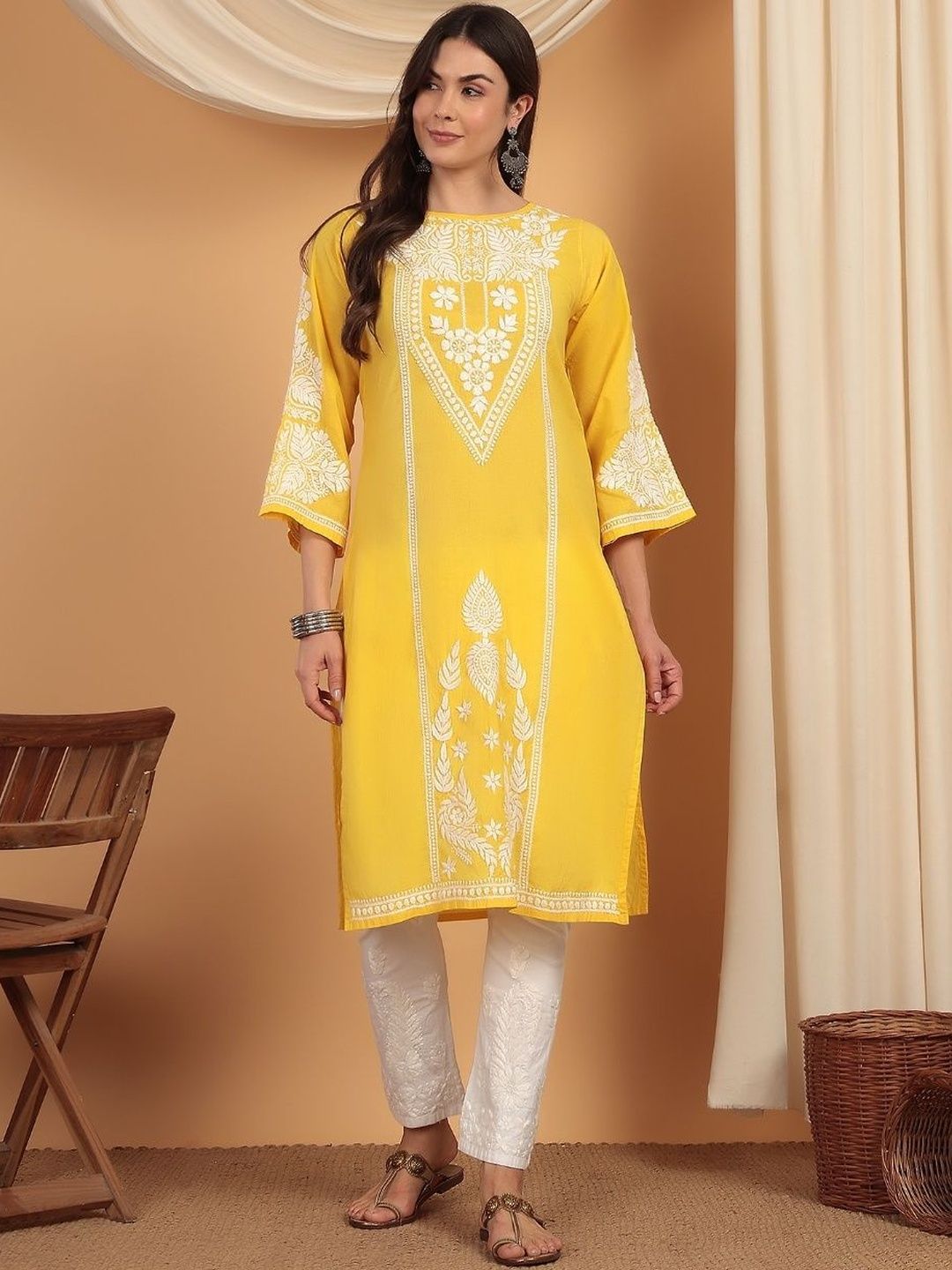 Women Embroidered Kurta