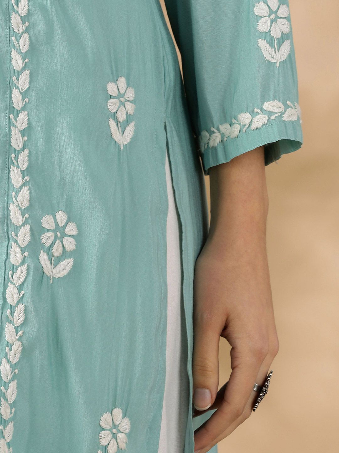 Floral Embroidered Thread Work Chanderi Cotton Straight Kurta