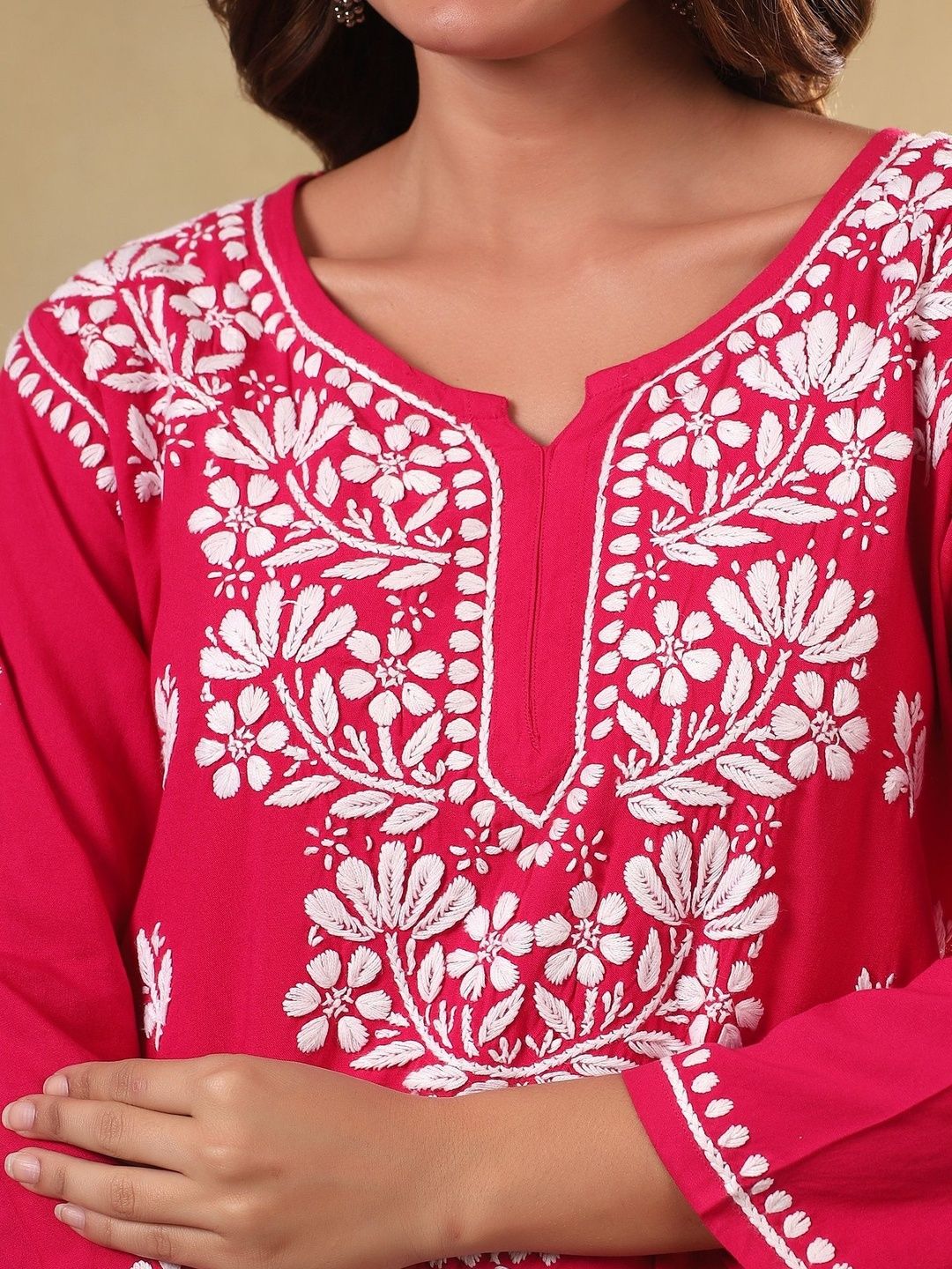 Women Embroidered Chikankari Kurta