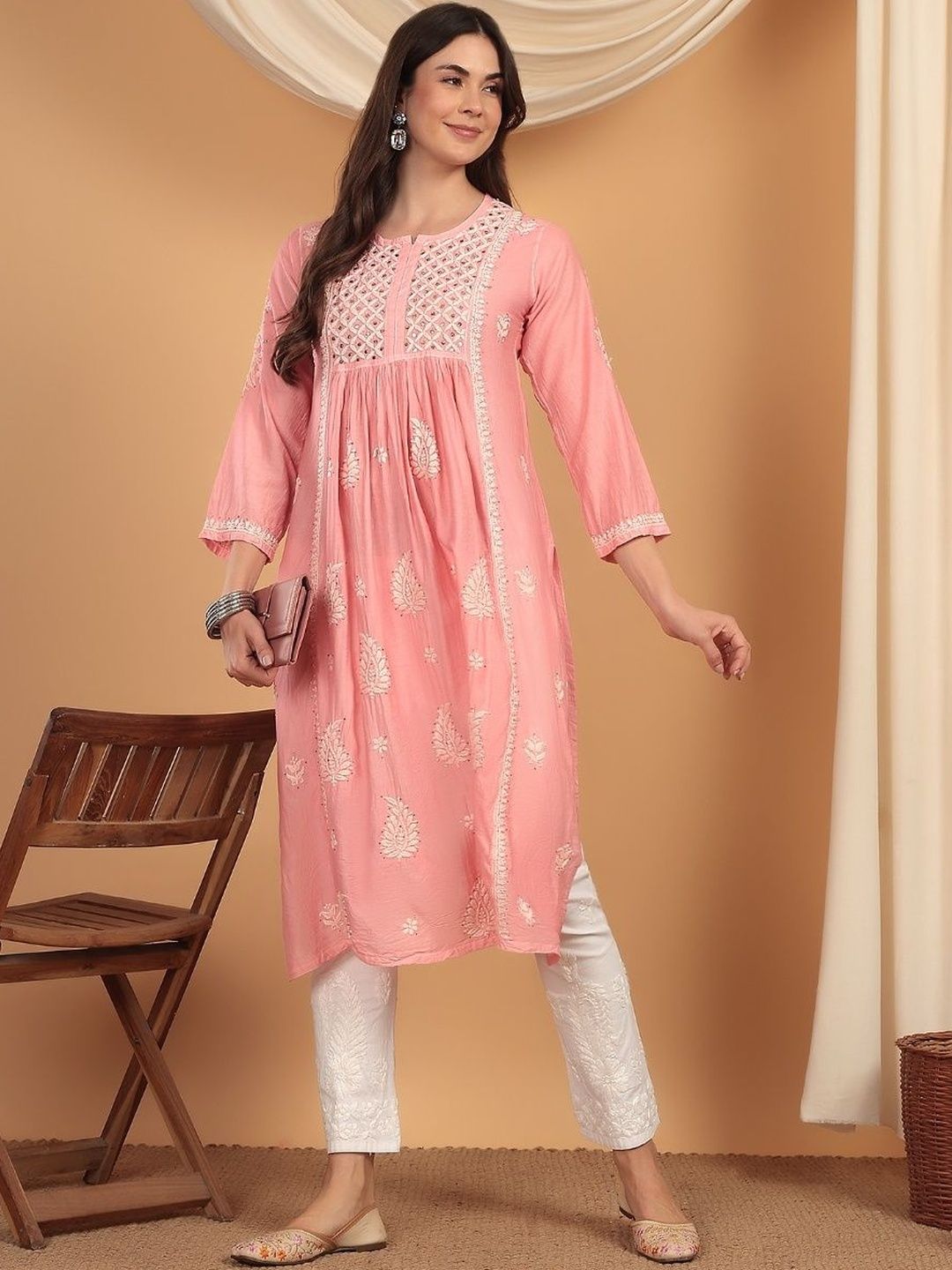 Women Embroidered Kurta