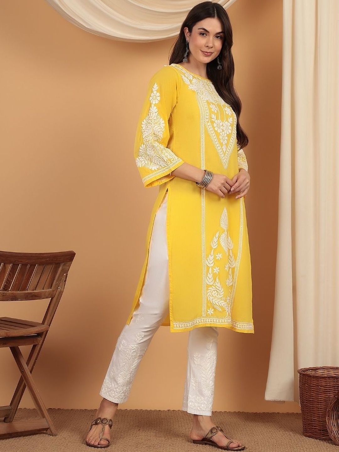 Women Embroidered Kurta