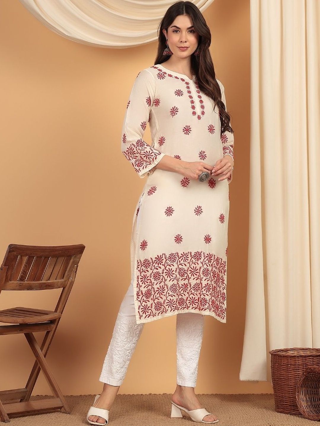Women Embroidered Kurta
