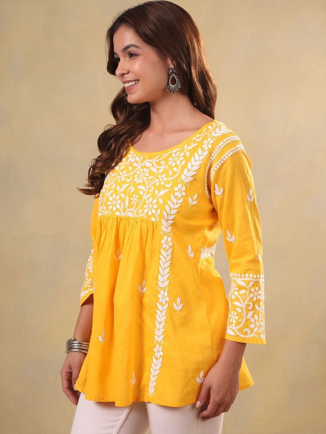 Women Ethnic Motifs Embroidered Chikankari Kurta