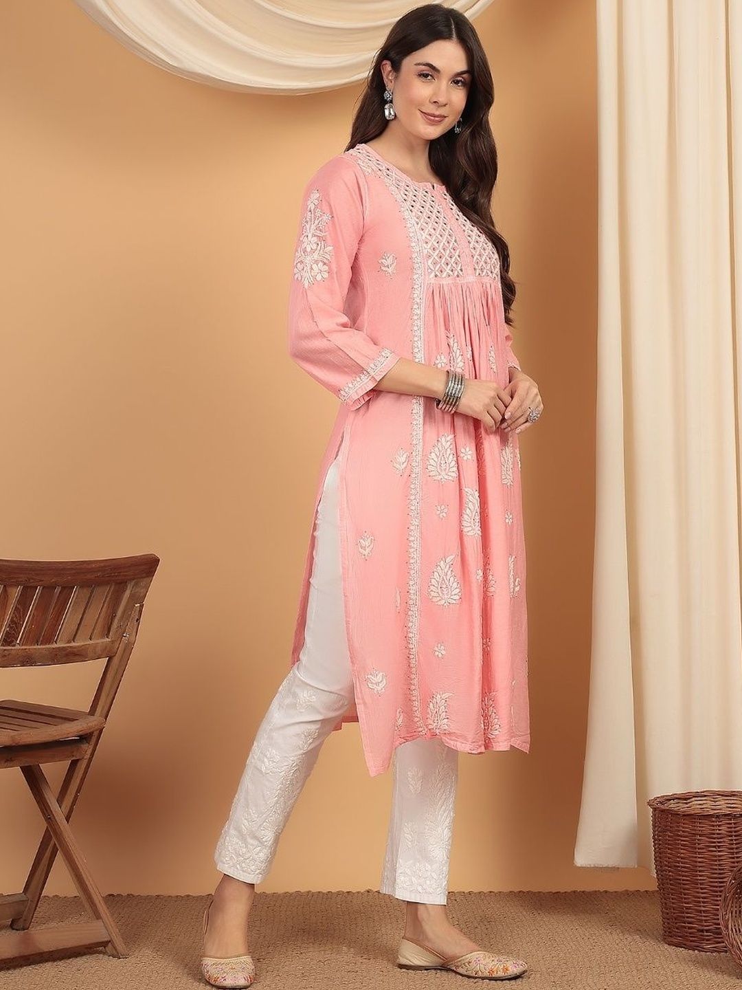 Women Embroidered Kurta