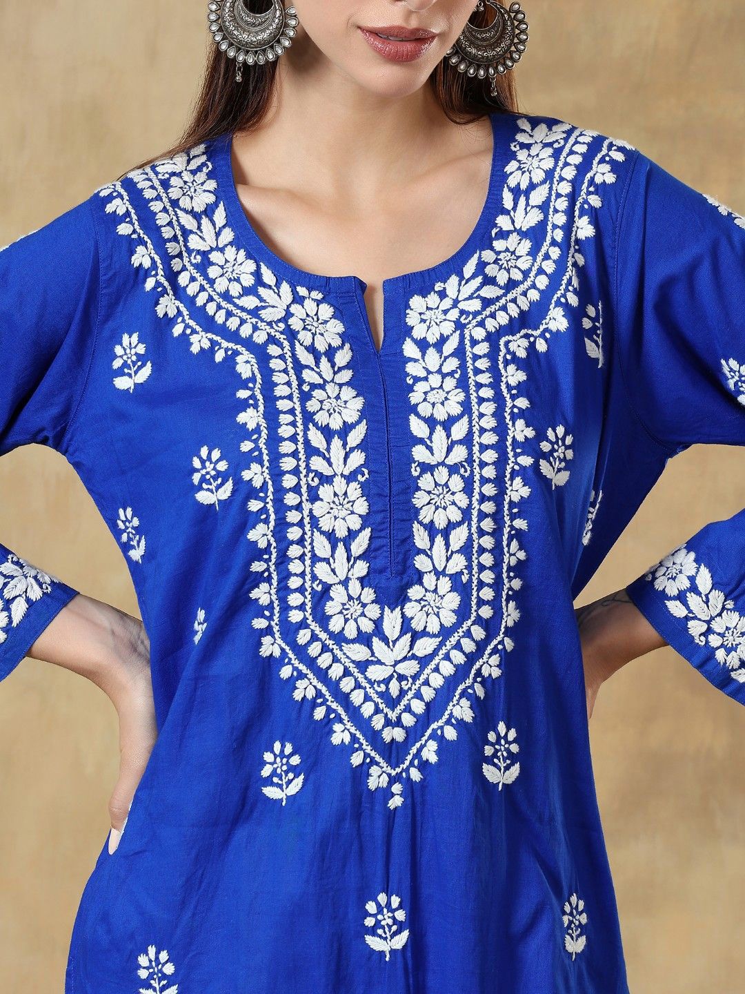 Cotton Ethnic Embroidered Thread Work Round Neck Straight Kurta
