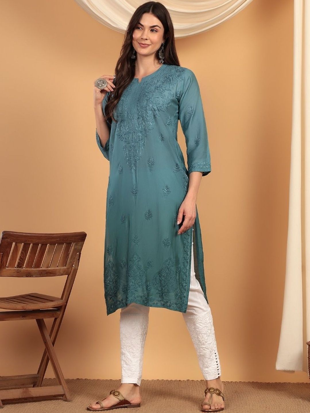 Women Embroidered Kurta