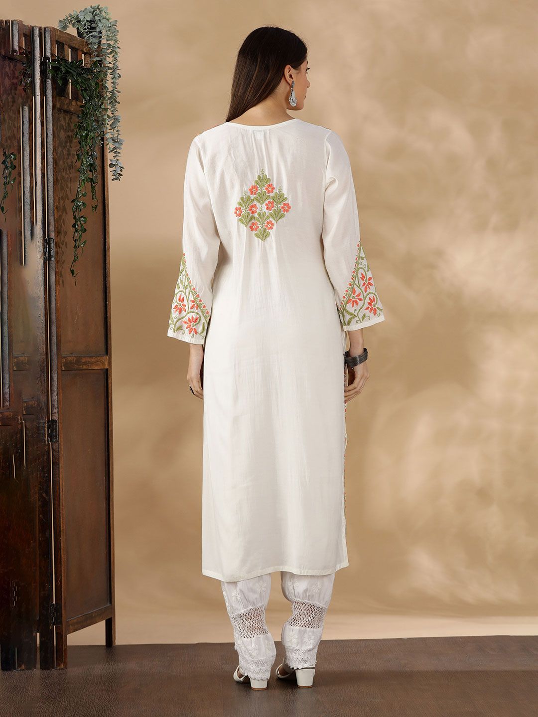 Floral Embroidered Thread Work Chanderi Cotton Straight Kurta