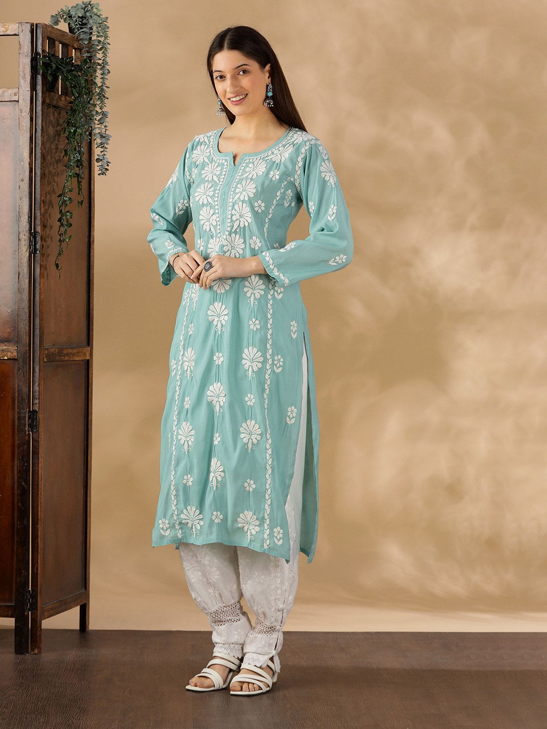 Floral Embroidered Thread Work Chanderi Cotton Straight Kurta
