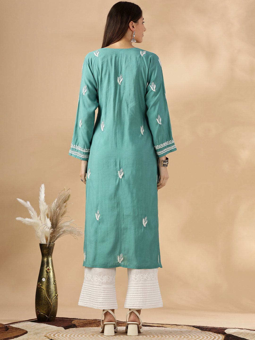 Floral Embroidered Thread Work Chanderi Cotton Straight Kurta