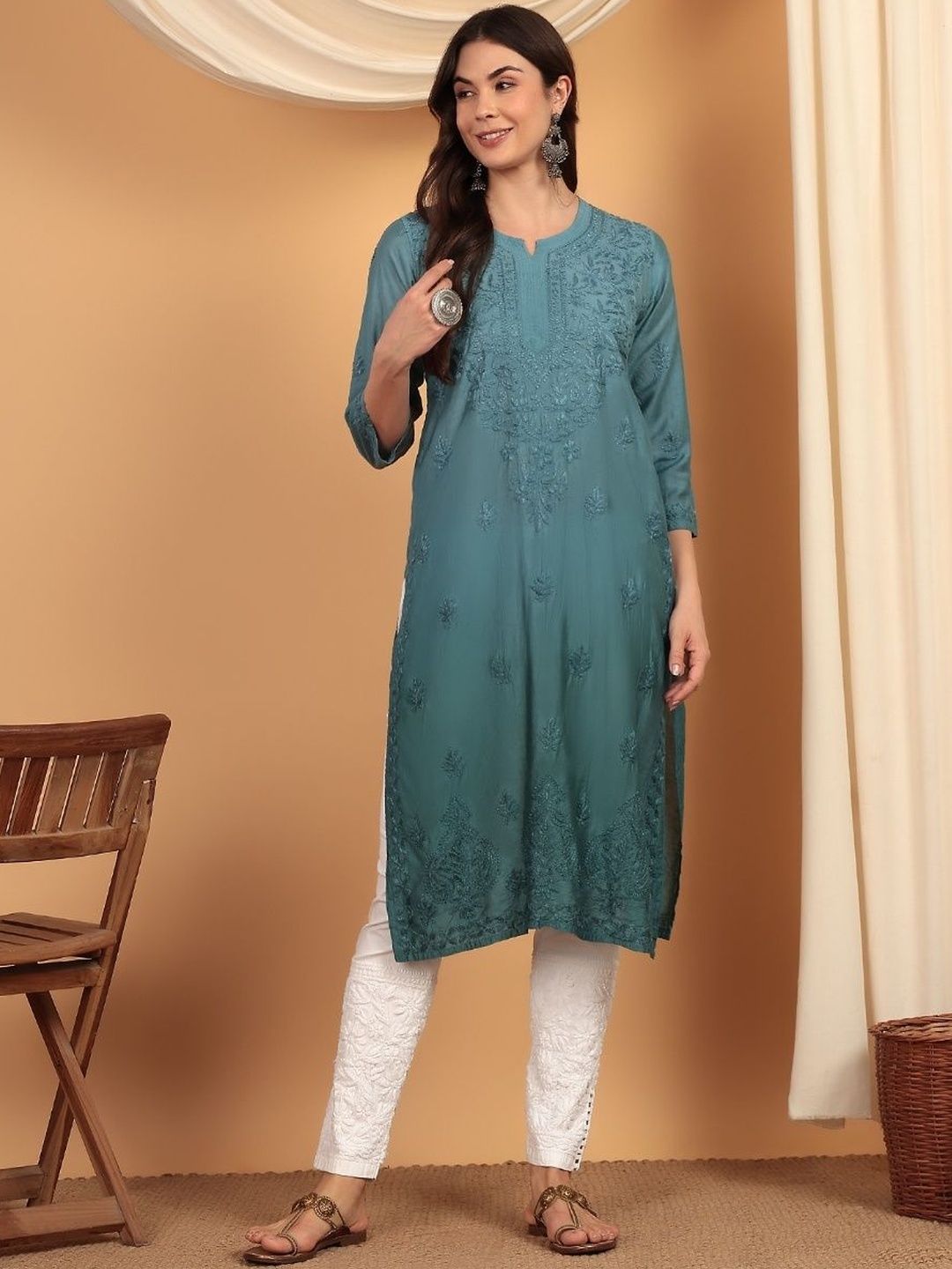 Women Embroidered Kurta