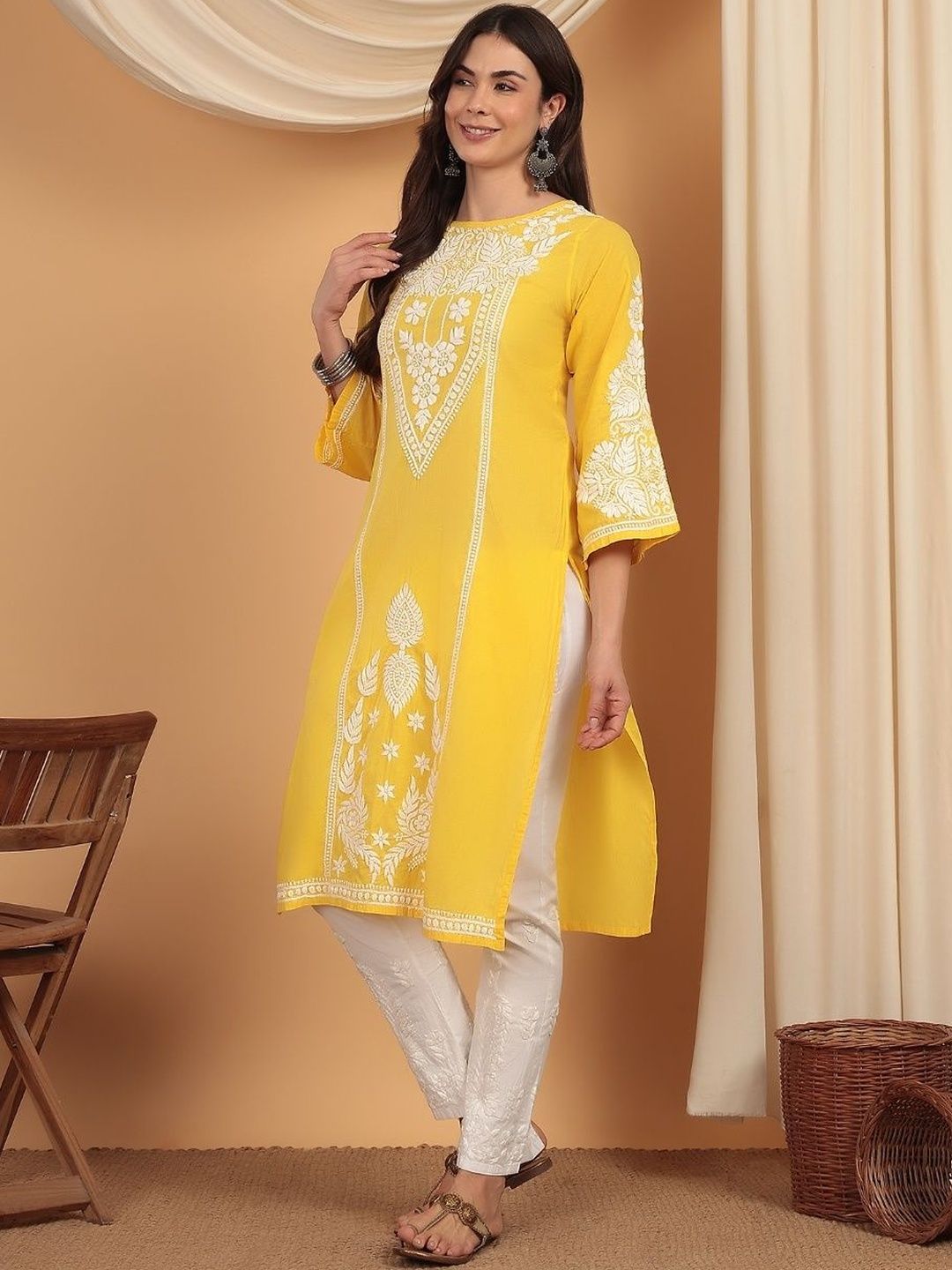 Women Embroidered Kurta