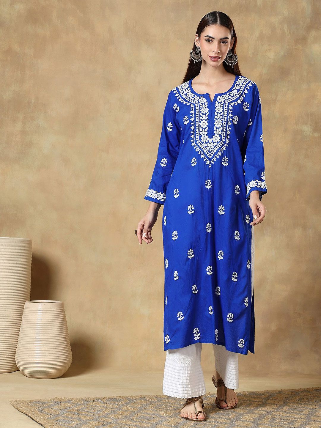 Cotton Ethnic Embroidered Thread Work Round Neck Straight Kurta