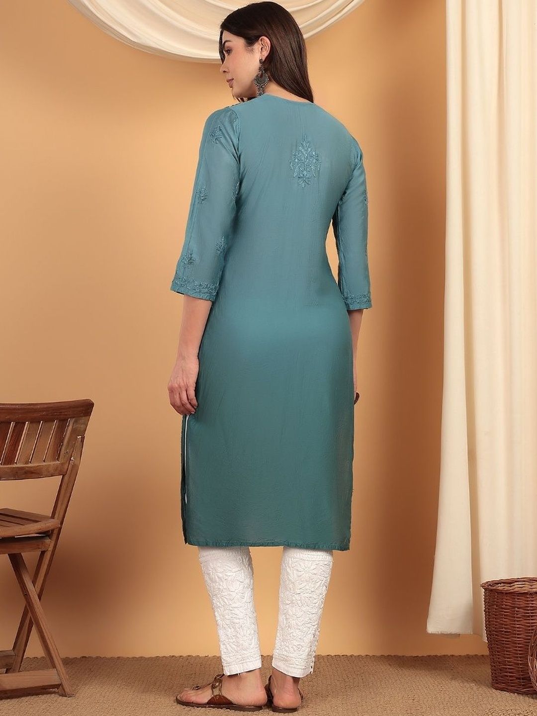 Women Embroidered Kurta