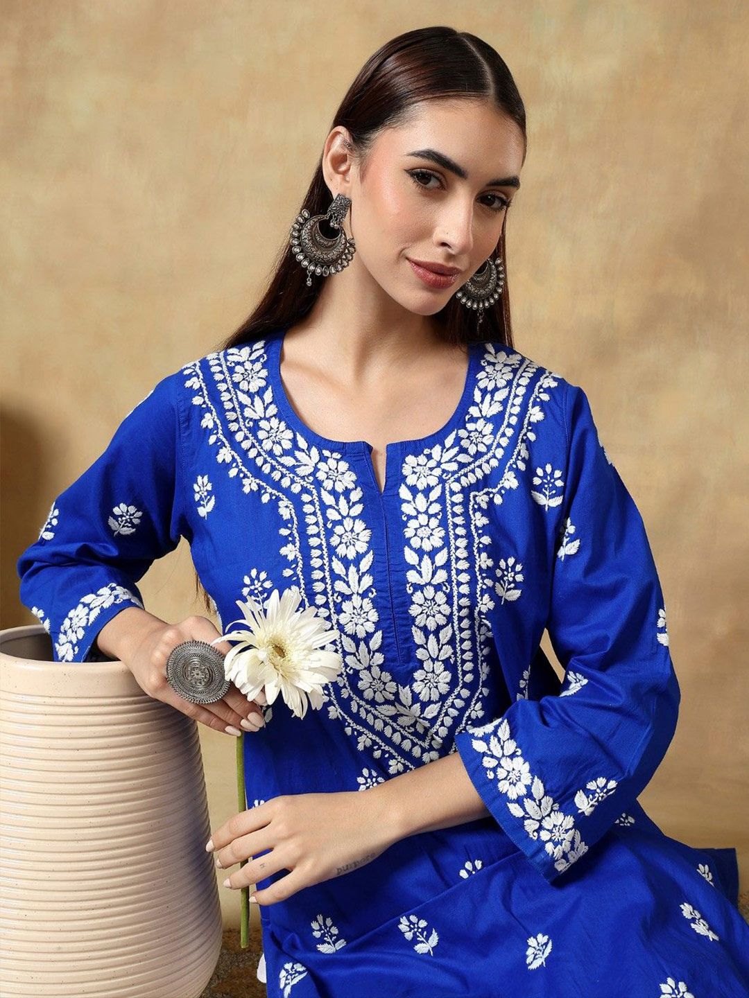 Cotton Ethnic Embroidered Thread Work Round Neck Straight Kurta