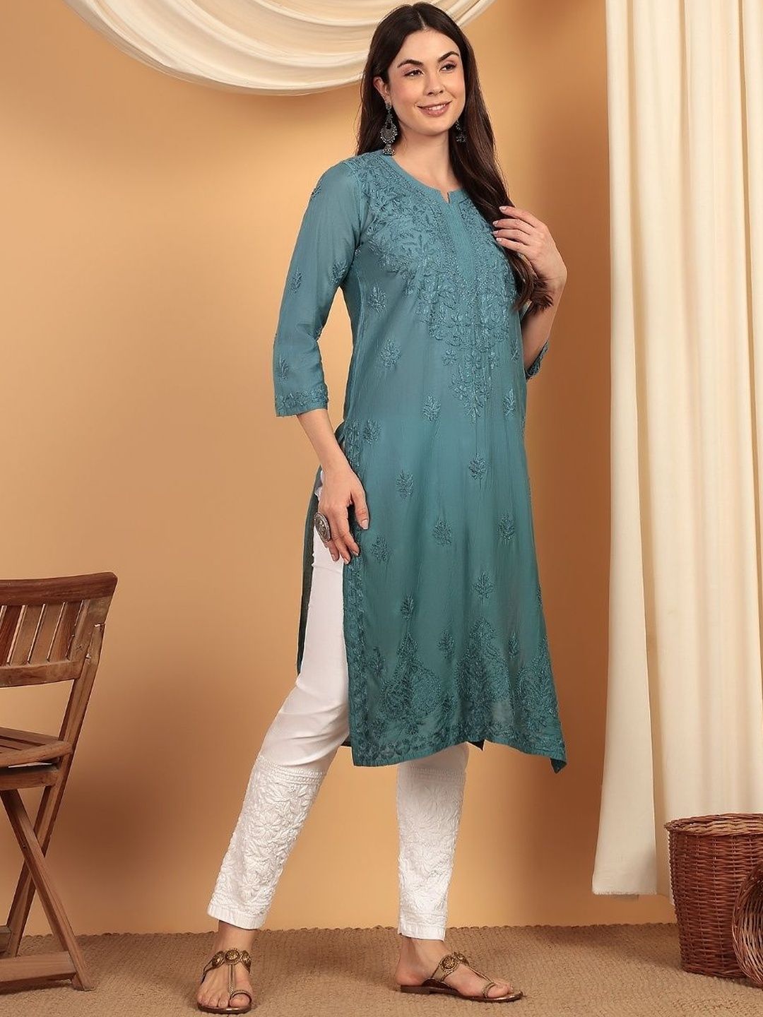 Women Embroidered Kurta