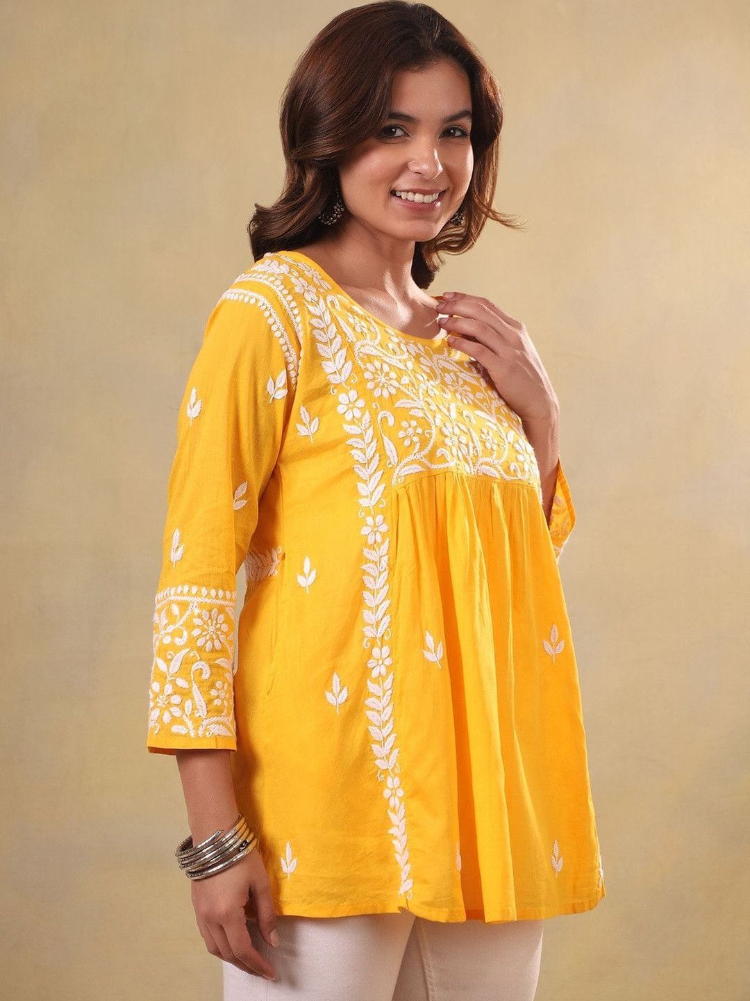 Women Ethnic Motifs Embroidered Chikankari Kurta