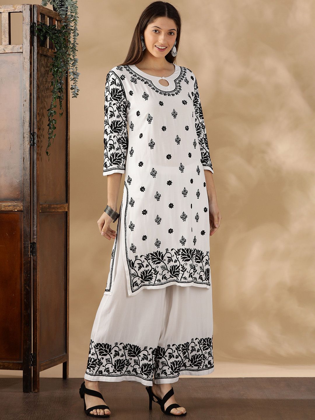 Women Ethnic Motifs Embroidered Kurta with Palazzo