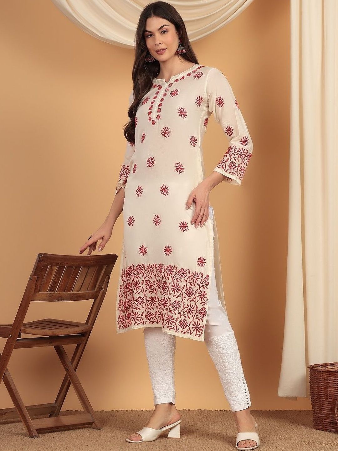 Women Embroidered Kurta
