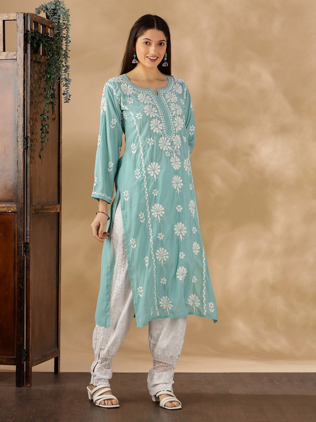 Floral Embroidered Thread Work Chanderi Cotton Straight Kurta