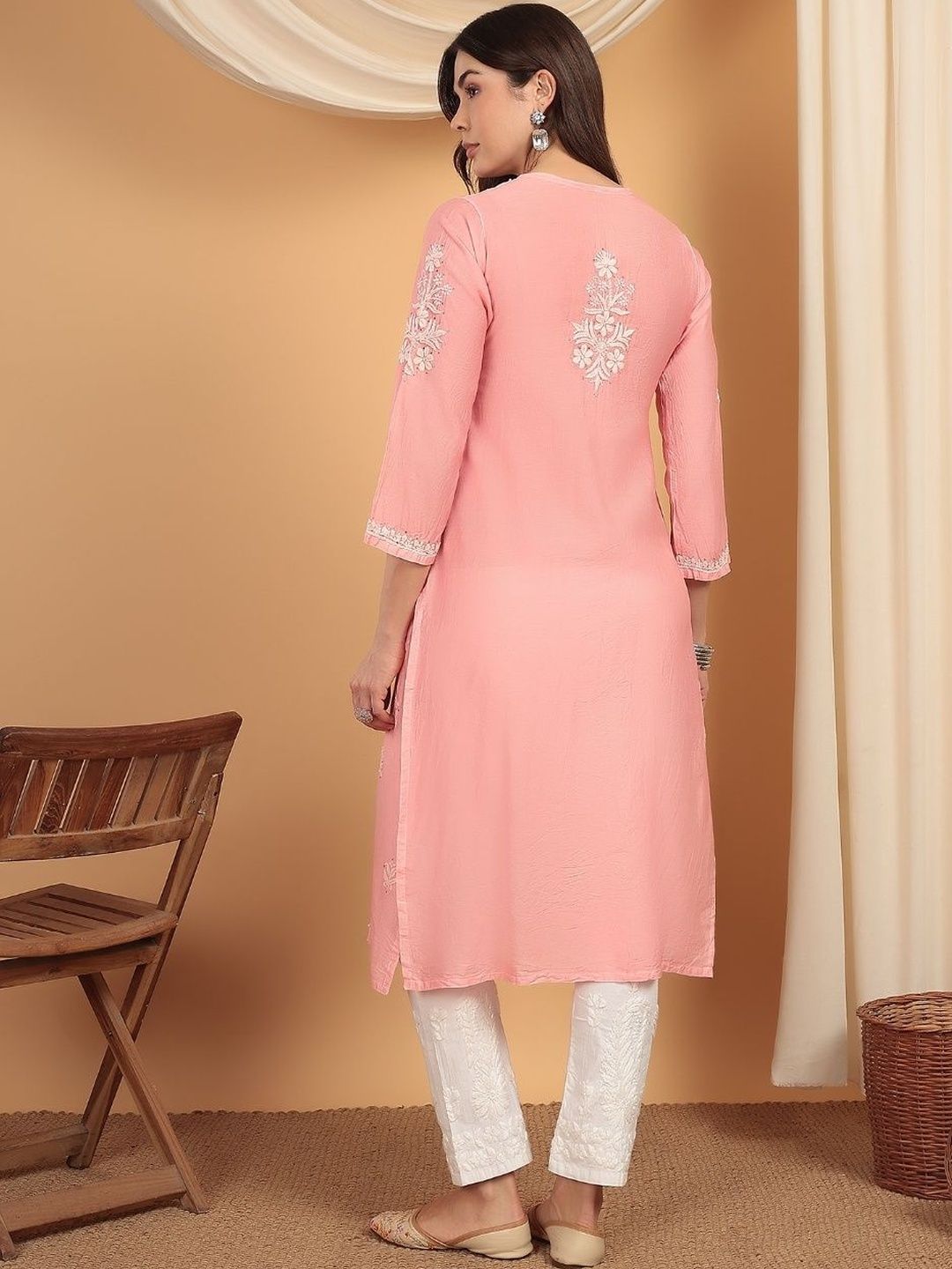 Women Embroidered Kurta